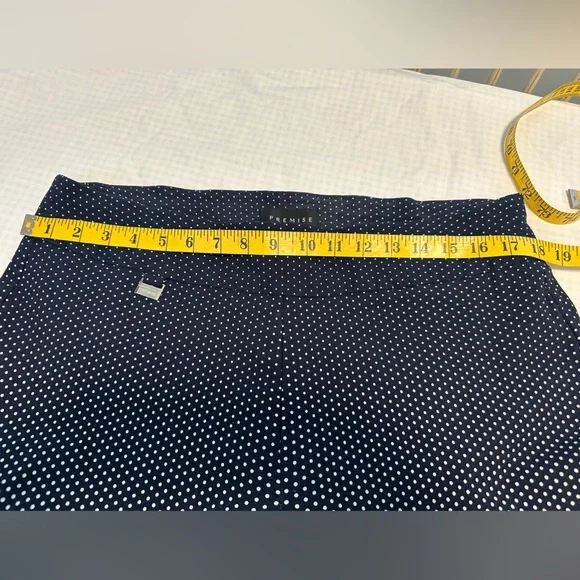 Polkadot, navy and white cropped pants. Size 1X. - Picture 2 of 5